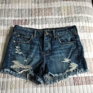American Eagle Tom girl midi shorts